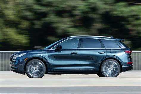 2021 Lincoln Corsair Grand Touring Phev Has E Awd 266 Hp And 25 Miles Electric Range Carscoops