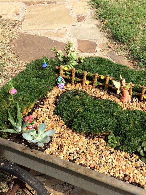 Fairy Garden In A Wagon With Succulents Minijardins