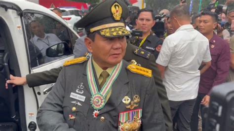 Foto Dianugerahi Pangkat Jenderal Kehormatan Prabowo Bilang Kayaknya