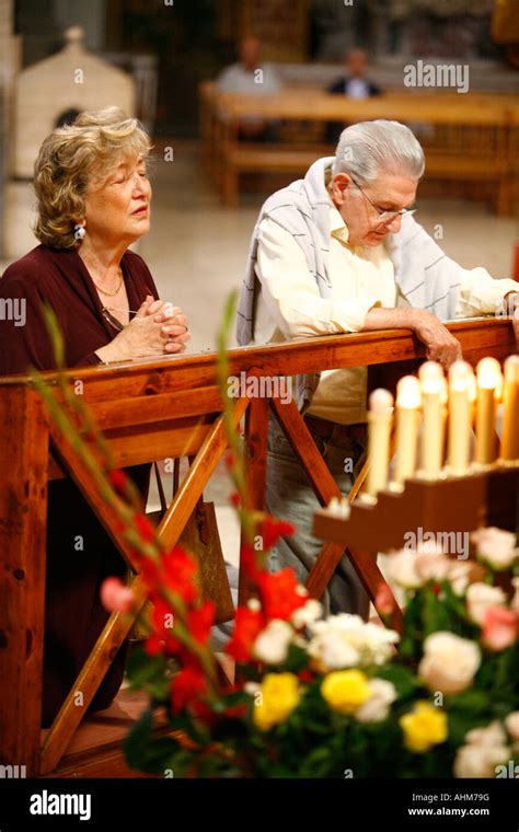 People Praying Church Hi Res Stock Photography And Images Alamy