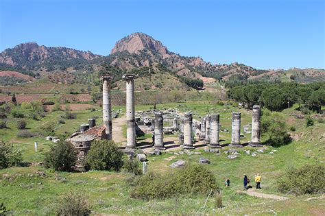 Free photo: ruin, temple, old, columnar, places of interest, antiquity, classical architecture ...