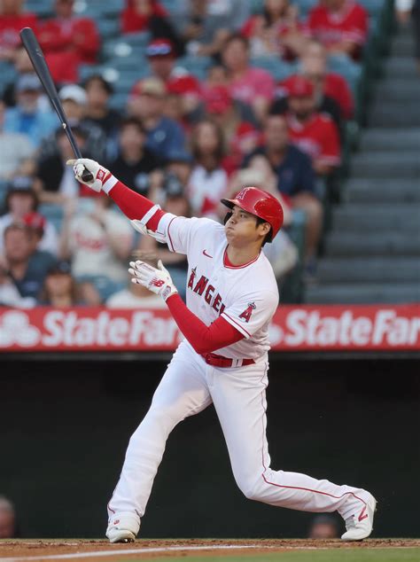 大谷翔平「2番dh」第1打席は技ありの三塁打 続くトラウトも適時三塁打 Mlb写真ニュース 日刊スポーツ