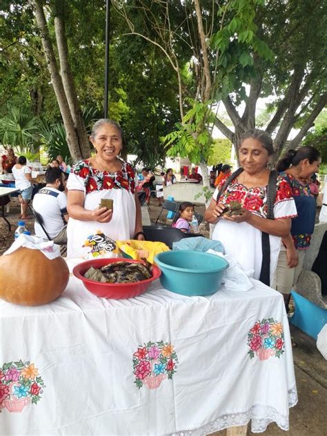 UADY realizó el Tianguis Comunitario Agroecológico y Artesanal para