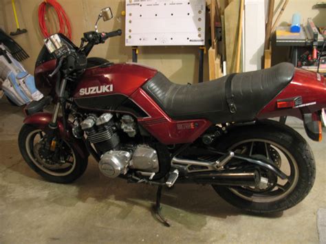 Review Of Suzuki Gsx 1100 Es 1983 Pictures Live Photos And Description