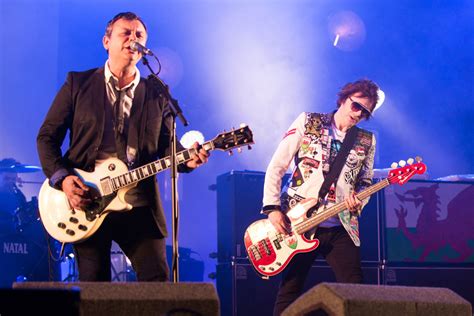 Manic Street Preachers struggle to smash guitar at end of Cardiff gig ...