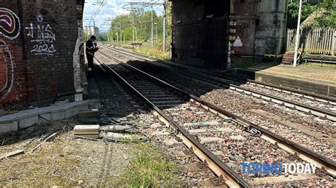 Linea Torino Genova Incidente Ferroviario A Cambiano Morta Una