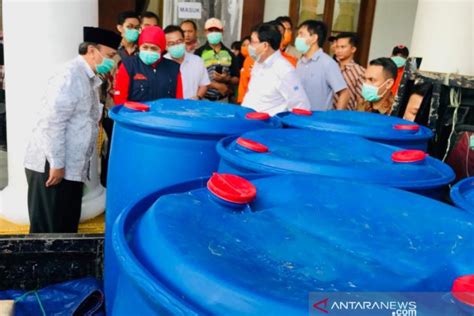 Machfud Arifin Beri Bantuan 500 APD Untuk Tenaga Medis Di Jatim