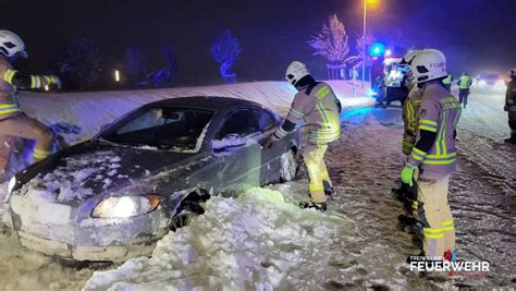 Eins Tze Aufgrund Schneechaos Freiwillige Feuerwehr Ried Im Innkreis