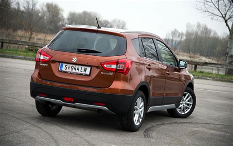 Der Suzuki SX4 S Cross 1 0 2WD Shine Im Test Autofilou