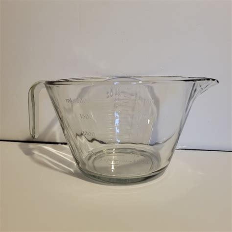 The Pampered Chef Kitchen The Pampered Chef 8 Cup 2 Quart Batter Bowl Measuring Cup Poshmark