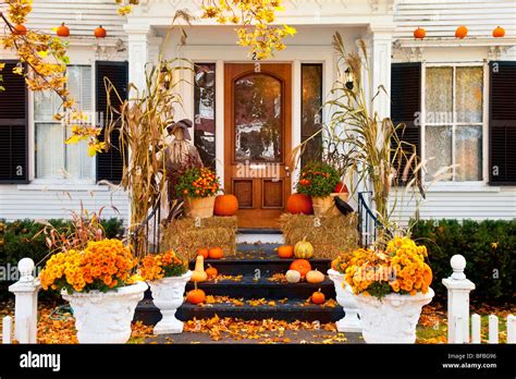 Front porch in autumn - Woodstock Vermont USA Stock Photo - Alamy