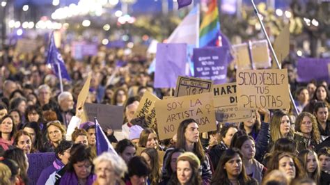 El Feminismo Reivindicativo Vuelve A Inundar Las Calles De Toda