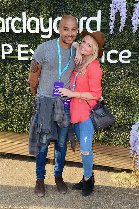 Ellie Goulding Flashes Her Nude Coloured Bra At British Summer Time Daily Mail Online