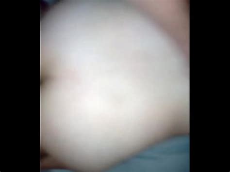 Travieso a cuatro patas subiéndose al rollo XVIDEOS