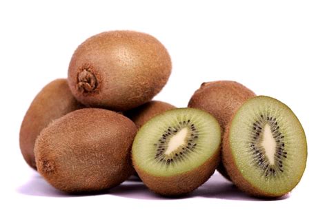 Vista Cercana De Un Manojo De Fruta De Kiwi Aislado En Un Fondo Blanco