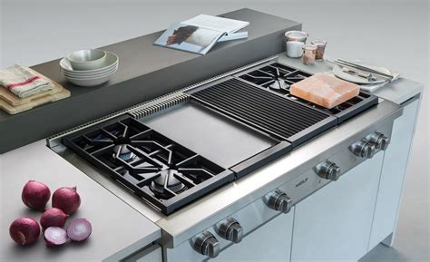 Wolf 48" Sealed Burner Rangetop - 4 Burners, Infrared Charbroiler and ...