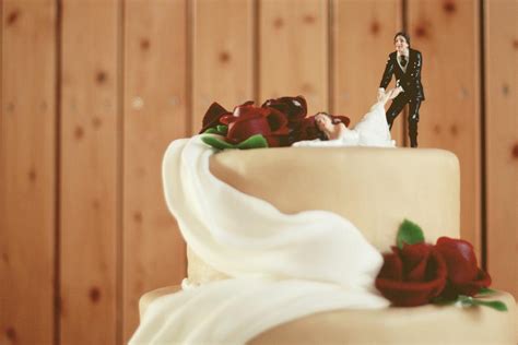 These Wedding Cake Disasters Are Crazy