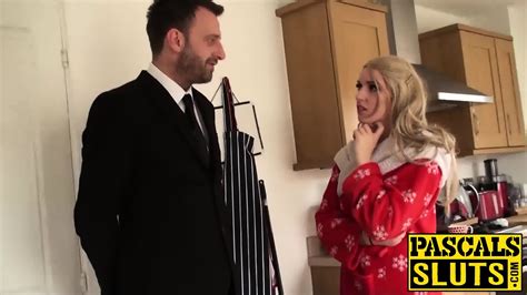 Beautiful Blonde Chick Jasmine Gets Her Pussy Streched Wide