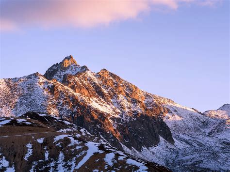 Snow Mountains Sunset Early Autumn Tibet 5K Preview | 10wallpaper.com