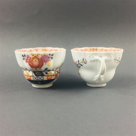 19th Century Meissen Porcelain Imari Pattern Tea Cups And Saucers