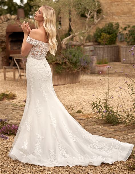 Strapless Sweetheart Fit And Flare Wedding Dresses