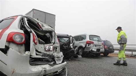 Unfall Auf Der A 38 Massencrash Bei Nebel Und Blitzeis Panorama