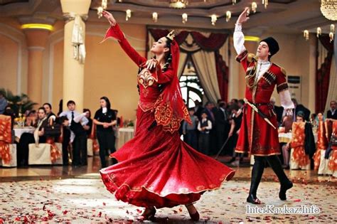 Pin by Leila Haciyeva on dances | Traditional outfits, Georgian dress ...