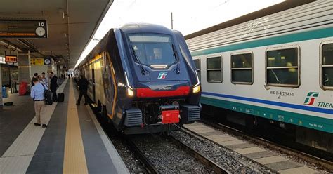 Treni Regionali Il Primo Rock Sui Binari Dellemilia Romagna Il Sole