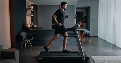 Treadmill With Personalised Training Programmes And Instant Running