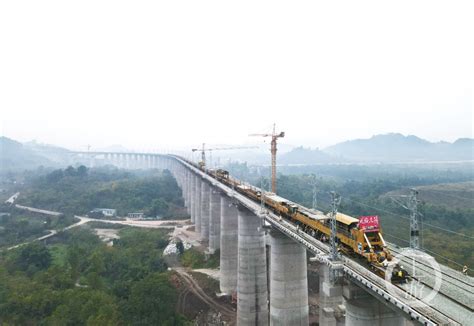 重庆铁路枢纽东环线水土双线特大桥铺通重庆市人民政府网