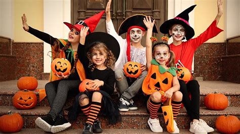 OCU aconseja lavar los disfraces de Halloween de los niños o airearlos