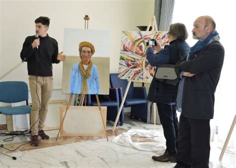 Castel Gandolfo Inaugurata La Mostra Explosion Of Colors Presso Il