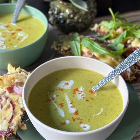 Simpele Courgettesoep Met Kerrie Familie Over De Kook