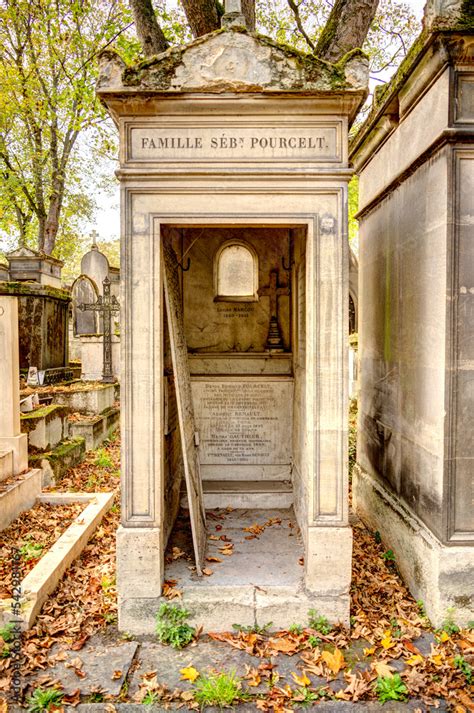 Paris, France - November 2022 : Pere Lachaise Cemetery in Autumn, HDR ...