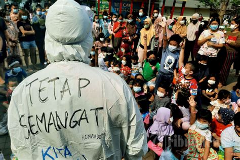 Tawa Canda Si Kecil Di Wisma Atlet Kemayoran Foto