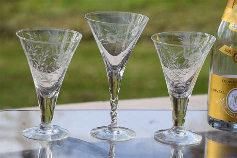 COCKTAIL PARTY READY 6 Vintage Etched Wine Glasses Set Of 6 Mis