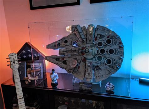 The best displays for LEGO Star Wars 75192 Millennium Falcon