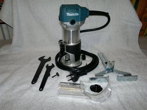 Review: Makita RT0700C Roumer (Router/Trimmer) - by Bradley Anderson ...