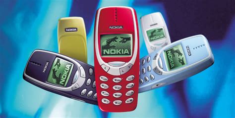 Retromobe - retro mobile phones and other gadgets: Nokia 3310 (2000) vs Nokia 3310 (2017)