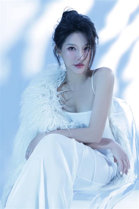Cuộc sống sau năm rời showbiz của hot girl Việt đóng cảnh nóng năm tuổi