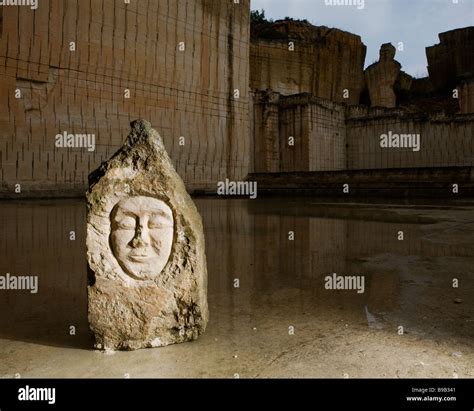 Carving on rock hi-res stock photography and images - Alamy