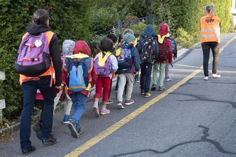 Sur Le Chemin De Lécole Plus De 3000 Enfants Ont Participé Au