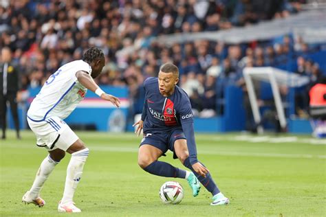 Ligue 1 Kylian Mbappé en son jardin de la Meinau