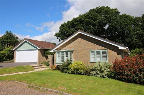 Glenavon New Milton Hampshire Bh25 2 Bed Bungalow £550000