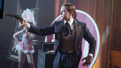 Gotham S02e03 The Last Laugh Synopsis Photos Videos And