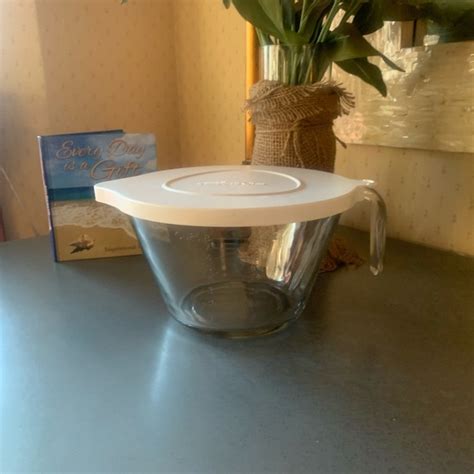 The Pampered Chef Kitchen Pampered Chef 8 Cup Glass Batter Bowl With Lid Dishwasher And