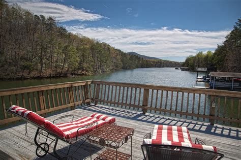 Log Cabin Retreat | Smith Mountain Lake Cabin Rental | Premier Vacation Rentals