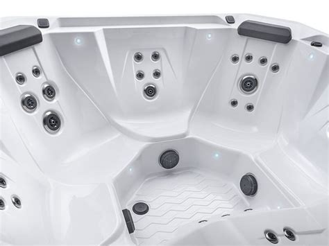 Pace 5 Person Hot Tub Double Lounge Hot Spring Spas