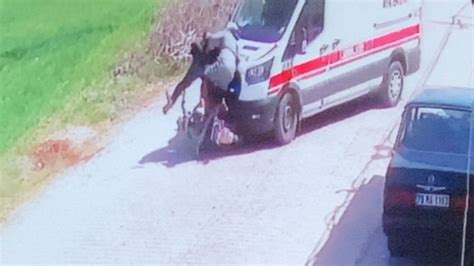 Kilis te ambulans ile motosiklet kafa kafaya çarpıştı