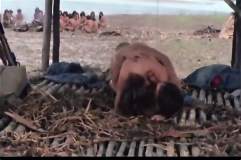 Canibal Holocaust Hot Scene